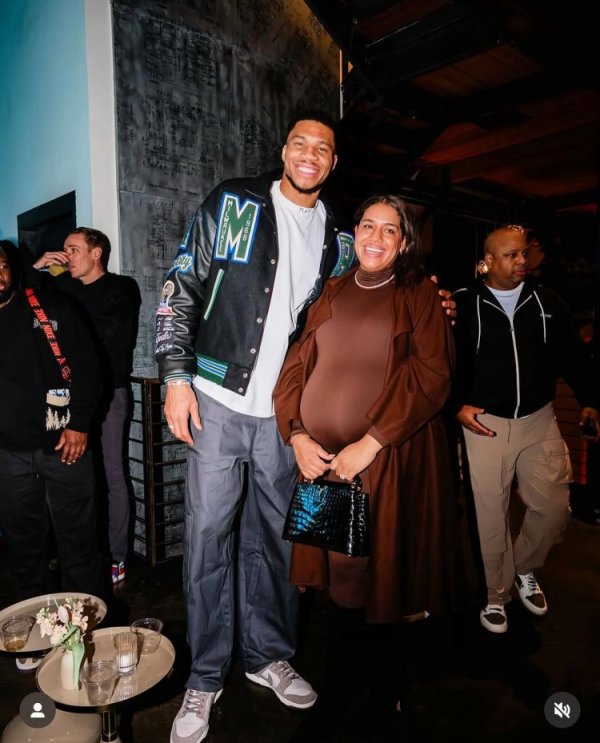 字母哥暗示：“听我说体育赛事直播