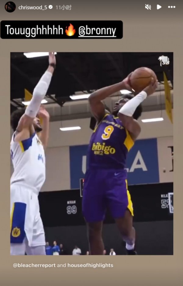 布朗尼帅气变向后头对贴防打进高难度后仰跳投体育集锦