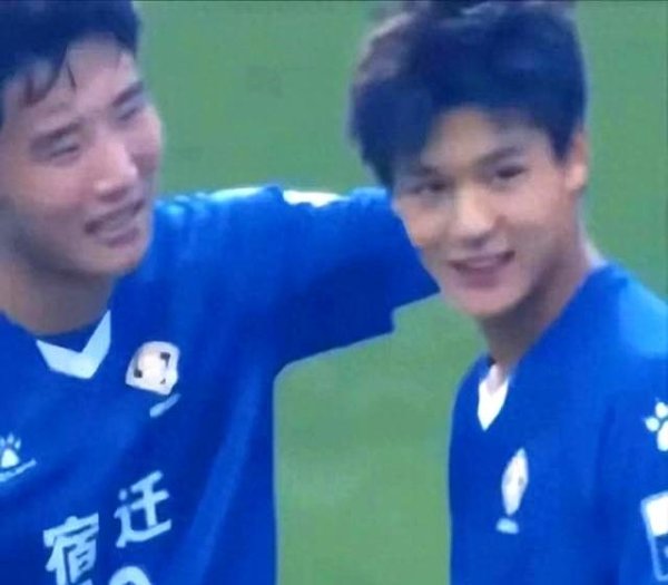 在场上却展现出惊东说念主的爆发力！速率奇快体育录像/图片