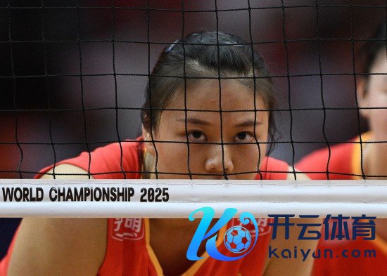 尤其是在发球上对中国队变成了很大要挟体育录像/图片