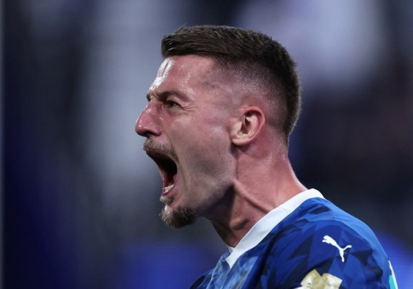 需要决定是延续留在沙特踢球并取得远超欧洲足坛的薪水体育赛事直播