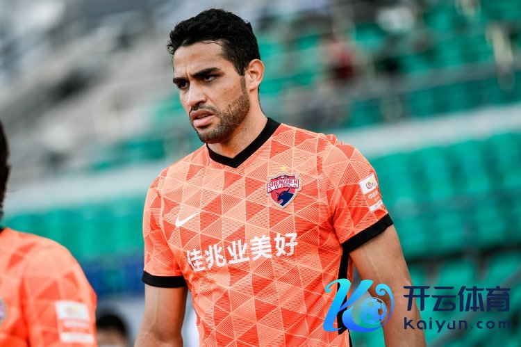 记者：李铁经纪公司曾念念强行介入卡尔德克转会